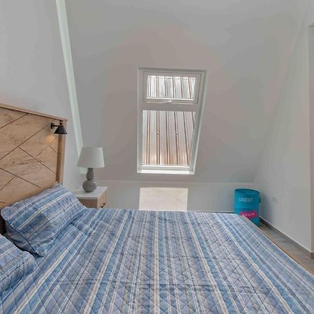 Cozy Beach Villa At The Shores 5 Minutes From The Beach West End Eksteriør bilde