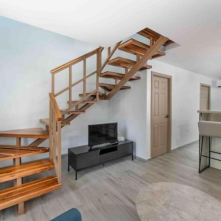 Cozy Beach Villa At The Shores 5 Minutes From The Beach West End Eksteriør bilde