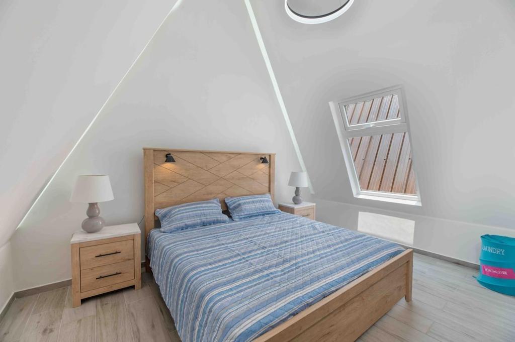 Cozy Beach Villa At The Shores 5 Minutes From The Beach West End Eksteriør bilde